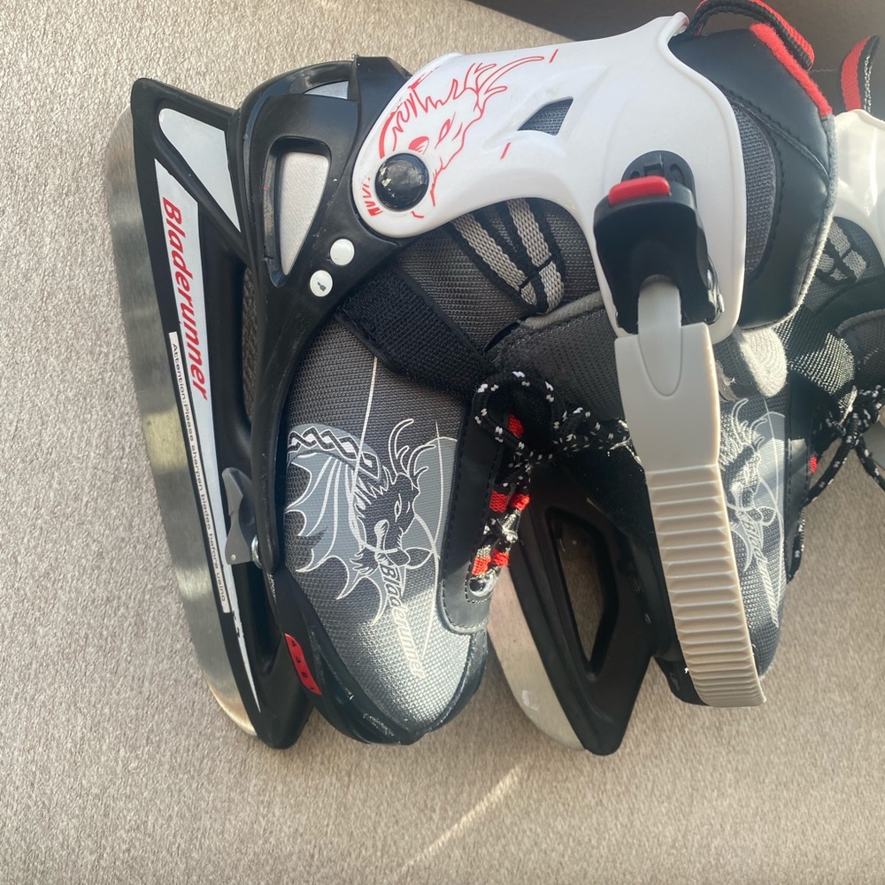 Little boys hockey skates size 1-4